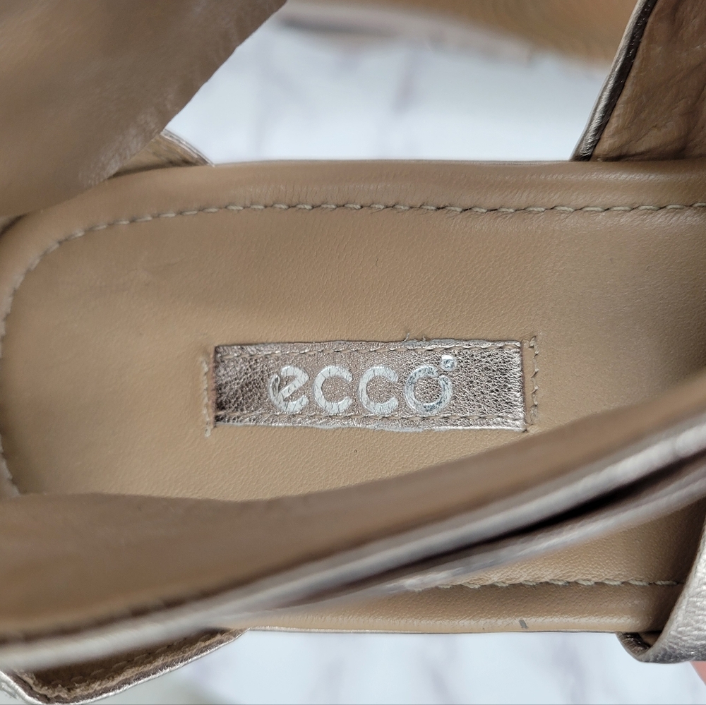 ECCO Women's Metallic Gladiator Strappy Leather Sandals - Picture 9 of 11